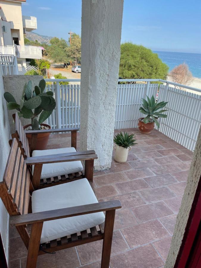 The Greek' House Apartment Бова Марина Екстериор снимка